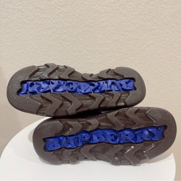 NIB Authentic Burberry Men's Leather Chelsea Boot on Rubber Sole - Picture 5 of 8